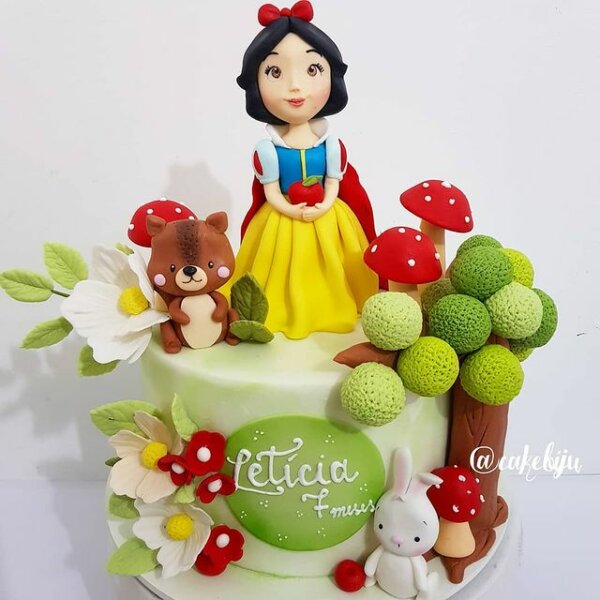 bolo tema branca de neve cakebiju