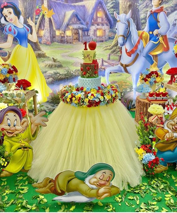 decoração festa ifnantil branca de neve