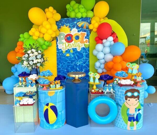 ideia de festa pool party menino
