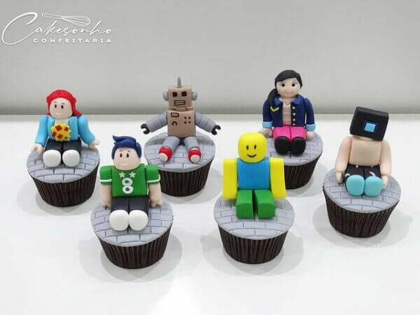 festa infantil roblox cupcake