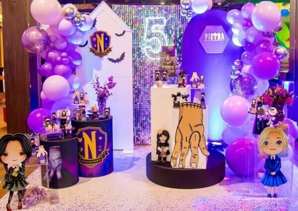 decoração tema wandinha festa infantil