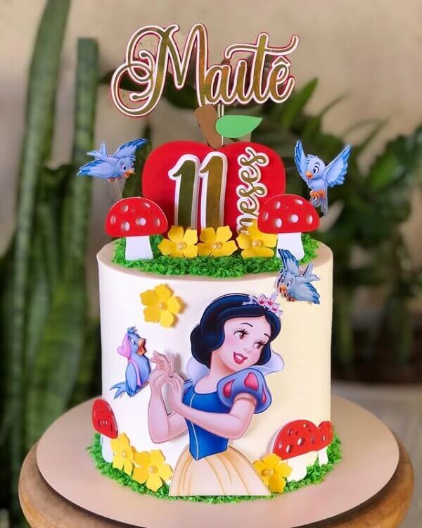 ideia para bolo da branca de neve mesversário