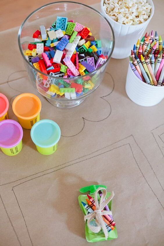 mesa com legos festa infantil