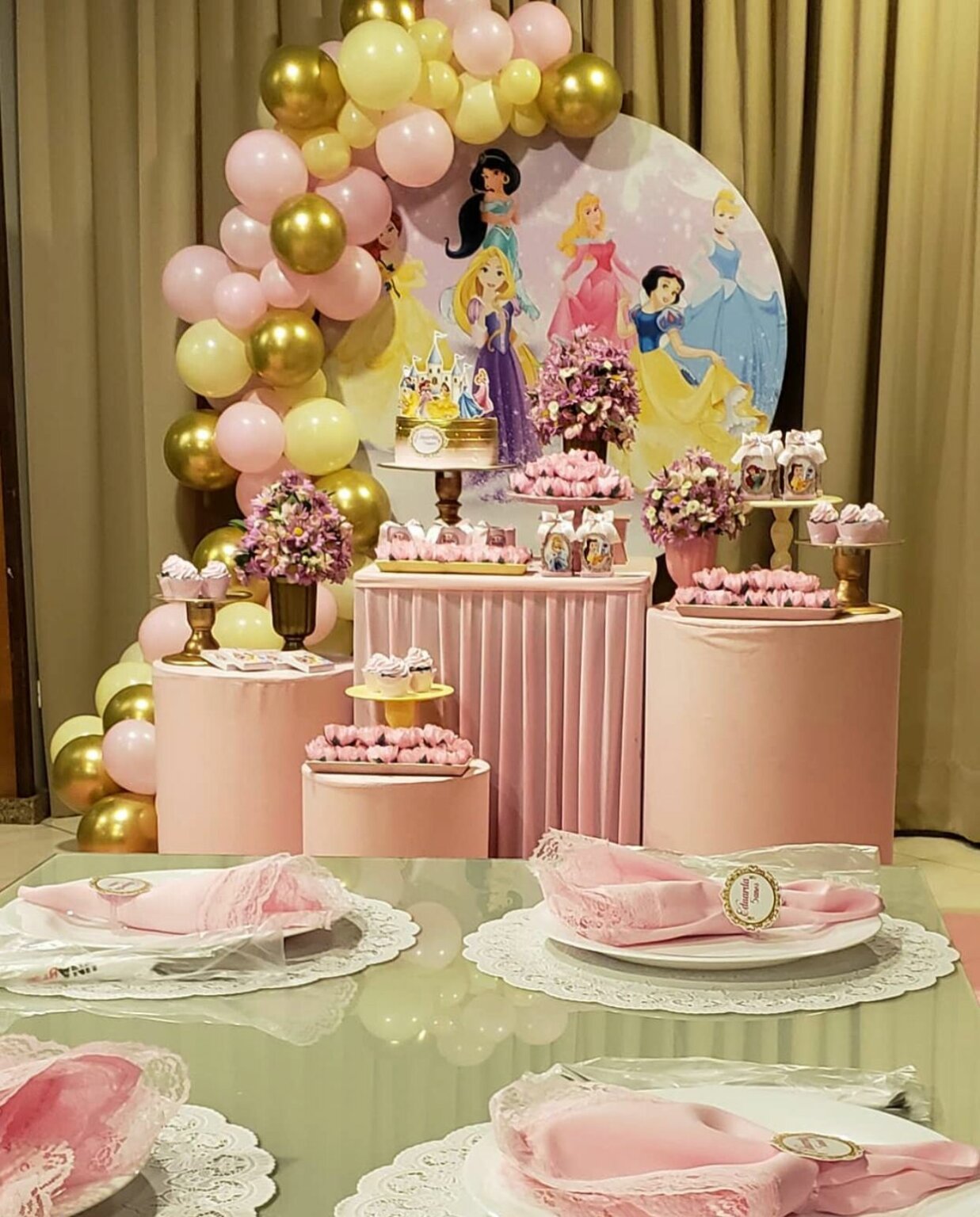 Festa Princesas Disney: 100ideias de decoração - Bolo Guaraná