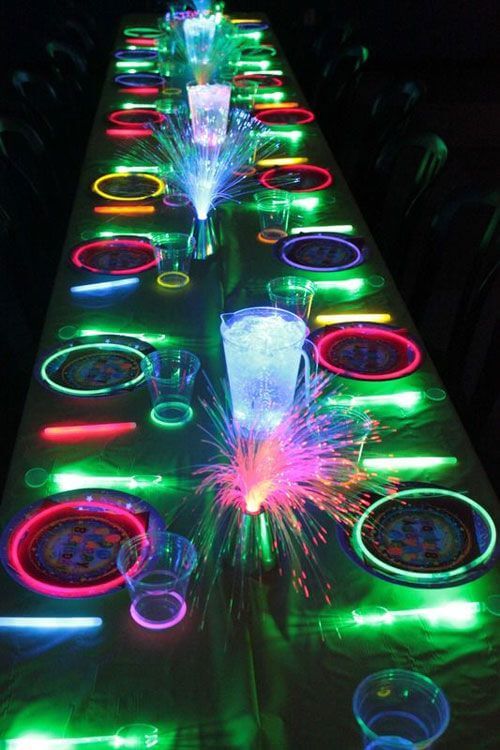 pratos para festa neon
