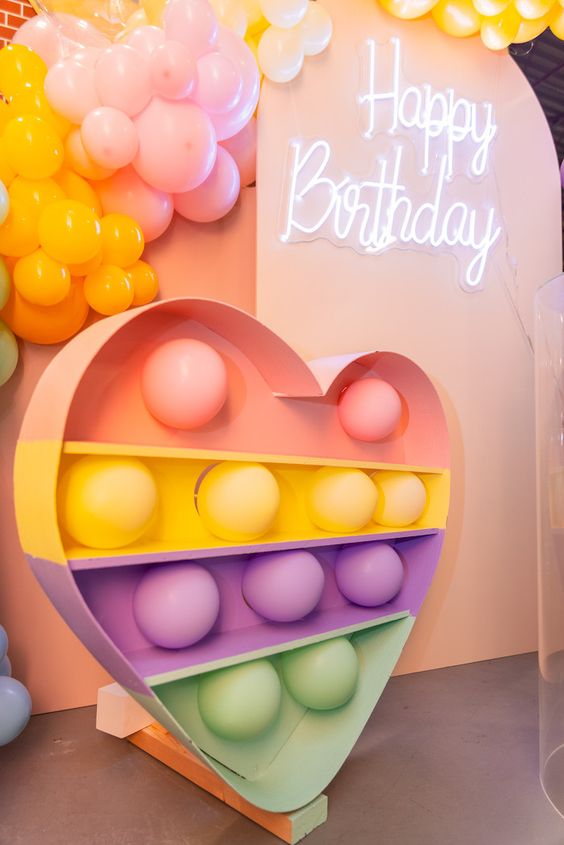 pop it gigante em formato de coração para festa de aniversário infantil