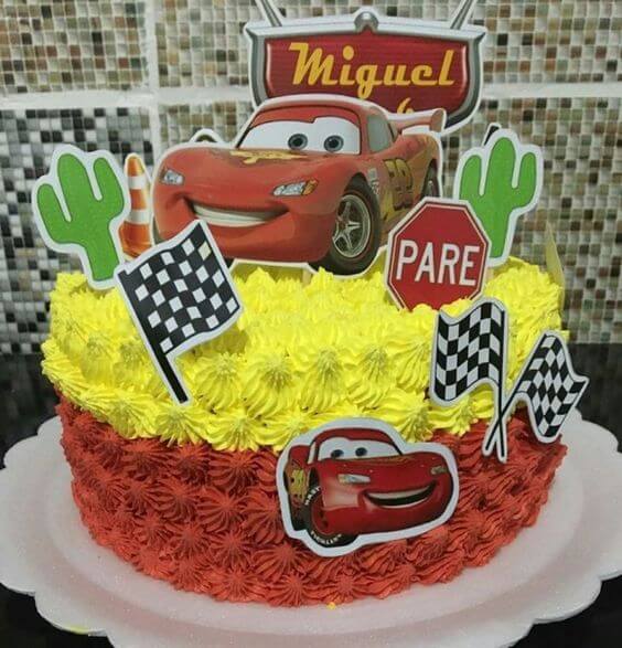 Pin de Ρεβεκκα Ι. em Cars party em 2023  Bolo de aniversário de carros,  Decoração de festa infantil tema carros, Bolo carros