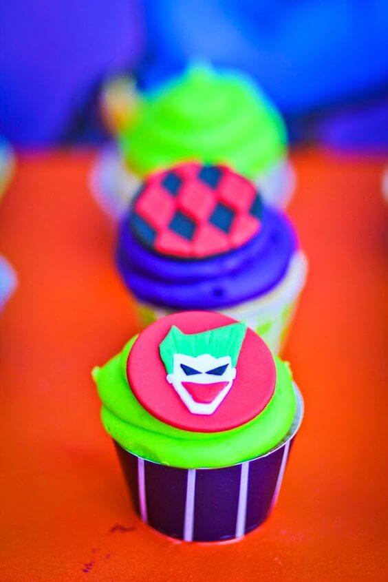 cupcake para festa infantil coringa