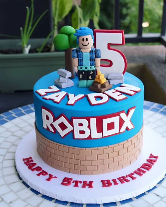 bolo festa roblox 5 anos