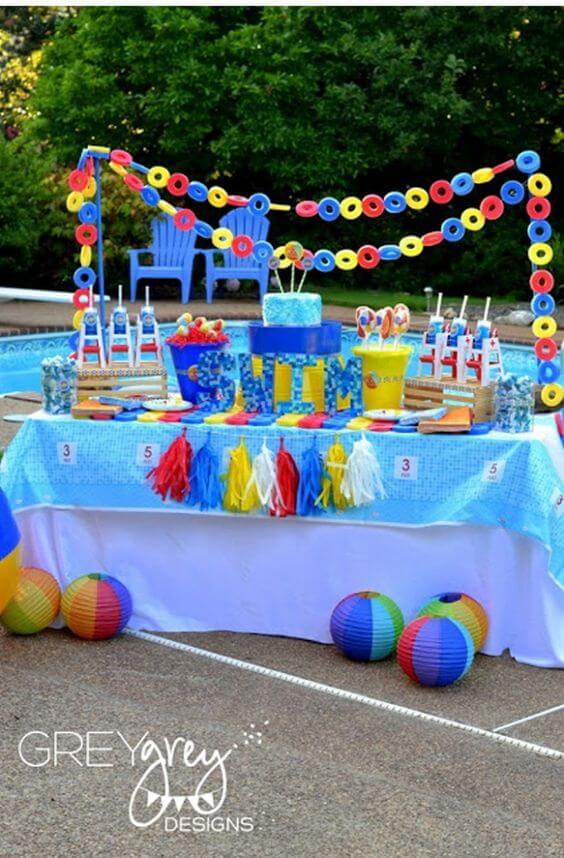 mesa festa na piscina