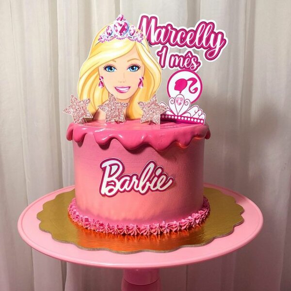 Bolo da Barbie temático rosa encomenda de bolo festa aniversário. em 2023