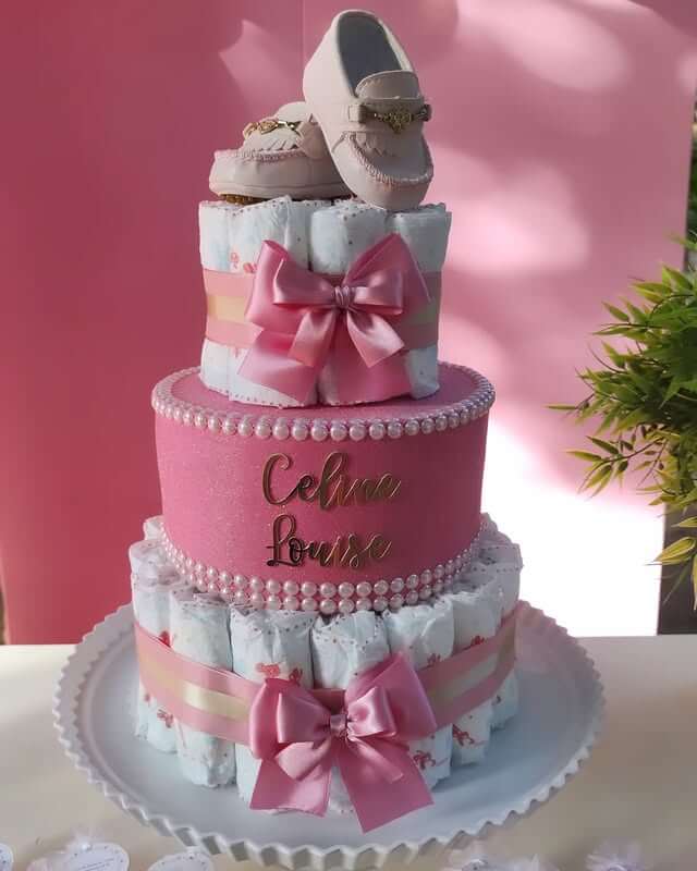 Bolo de Fraldas Menina: +30 Inspirações e Tutoriais Fáceis