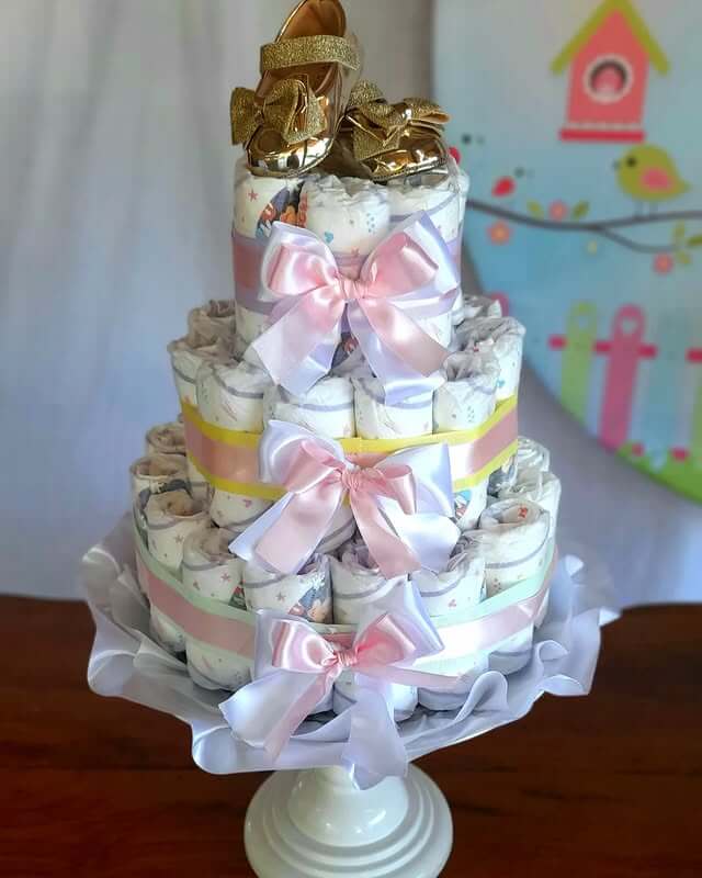 Bolo de Fraldas Menina: +30 Inspirações e Tutoriais Fáceis