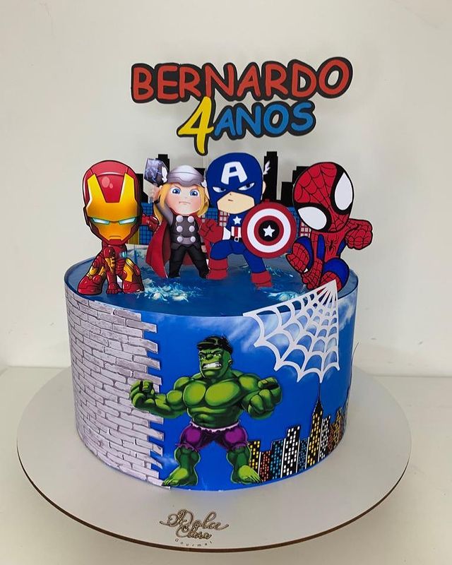 Bolo Vingadores: +55 ideias para uma festa de super-herói