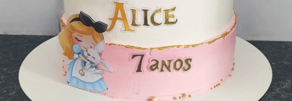 Bolo Alice no País das Maravilhas: 50 ideias para encantar sua festa