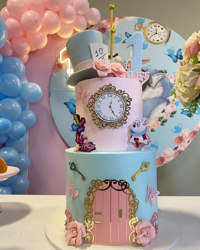 Bolo Alice no País das Maravilhas: 50 ideias para sua festa