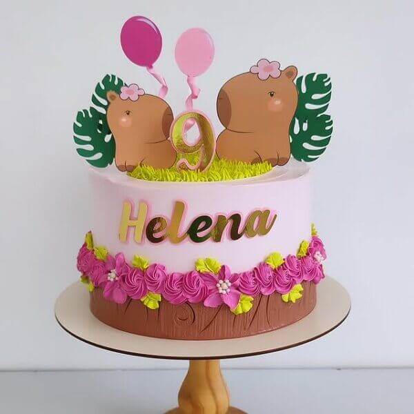 bolo de capivara menina