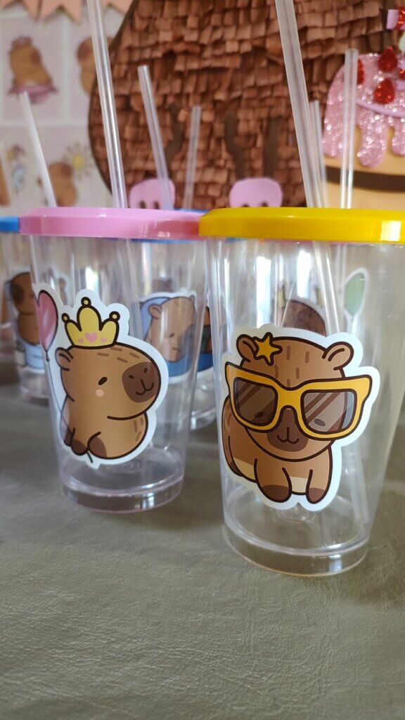 ideia de copo decoraçaõ capivara