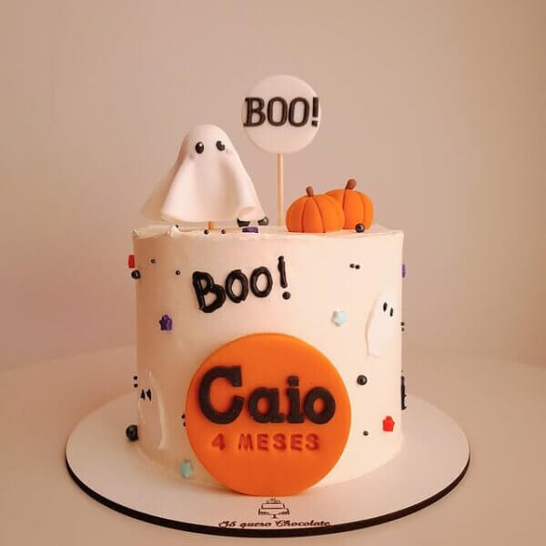 ideia de bolo mesversário halloween